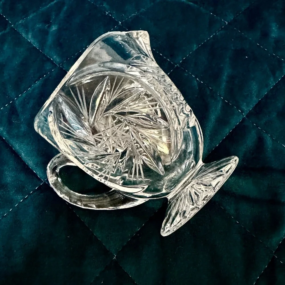 Vintage‎ Cut Glass Creamer & Sugar Set w/ Lid Starburst Pattern Pedestal Footed